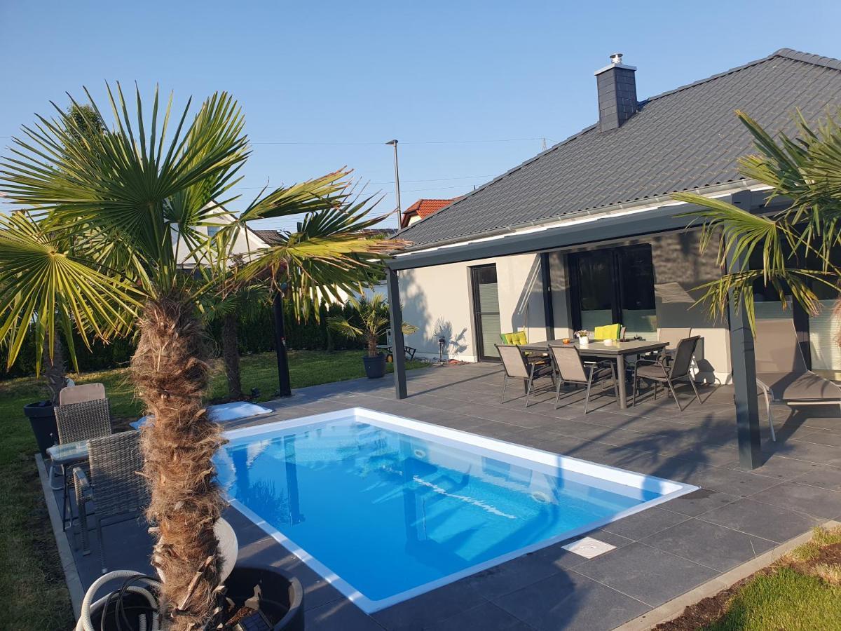 Grosszuegige Unterkunft Mit Terrasse Oberbrechen Exterior foto