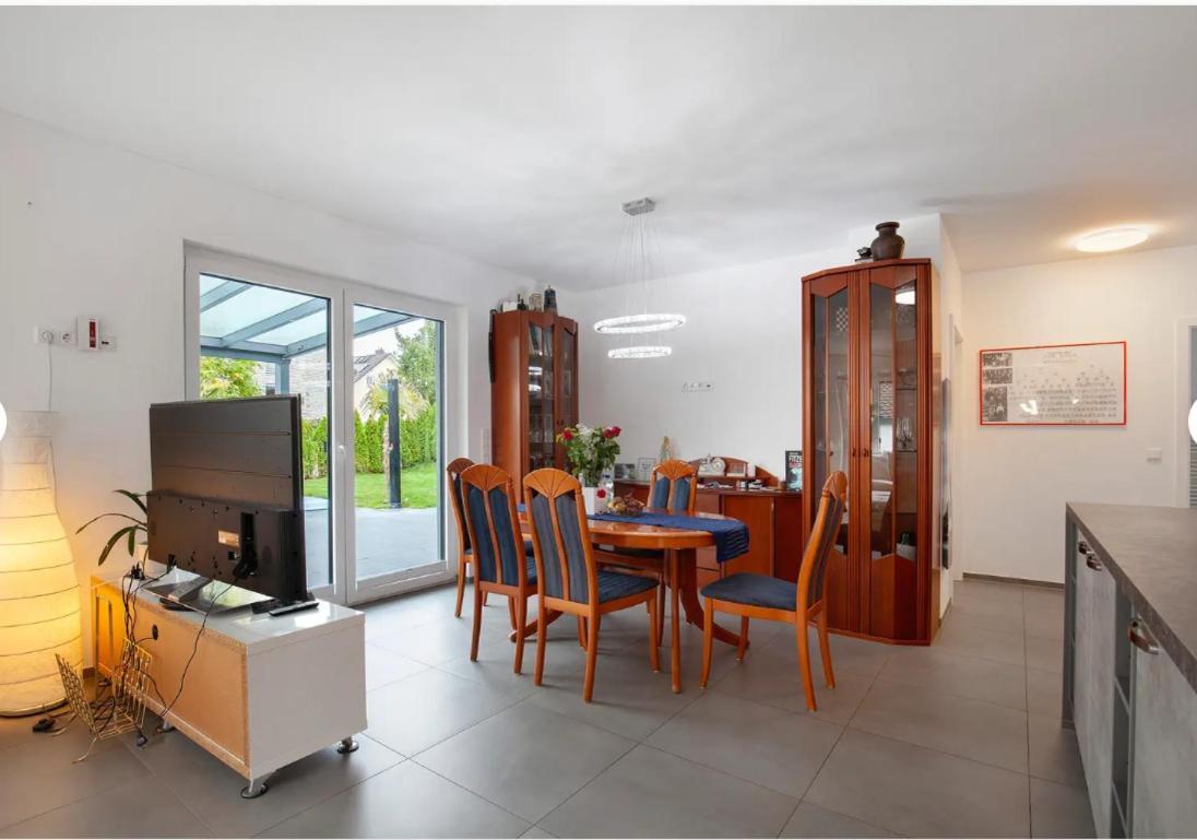 Grosszuegige Unterkunft Mit Terrasse Oberbrechen Exterior foto